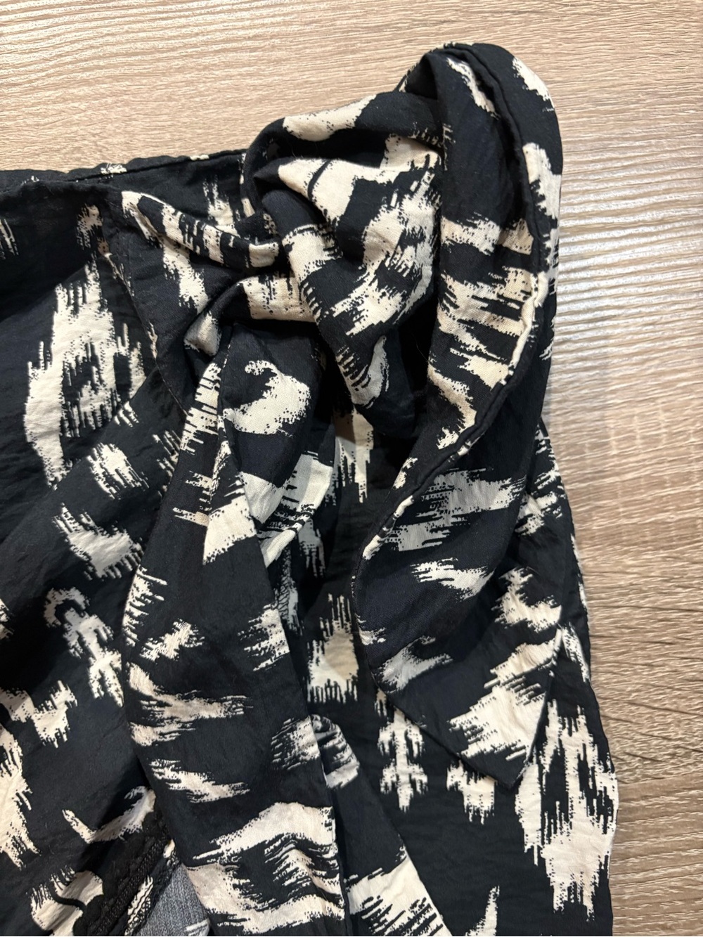 Zara Black and Cream Abstract Print Wrap Skirt - Picture 3 of 5